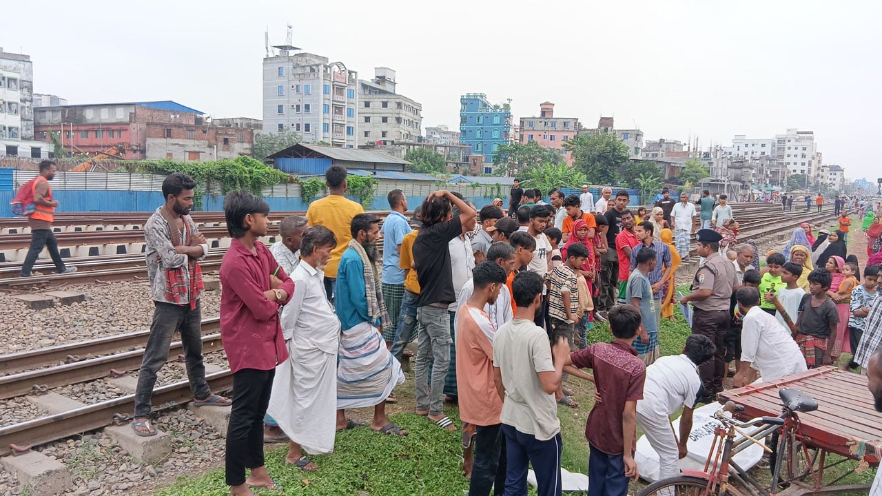 গাজীপুরে ট্রেনে কাটা পড়ে অজ্ঞাত যুবকের মৃত্যু