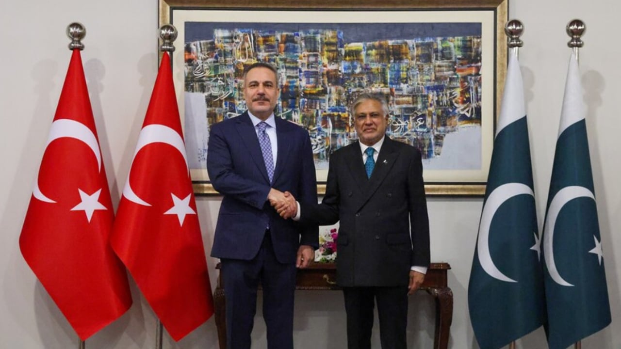 ইরান যুদ্ধ নিয়ে তুরস্ক ও পাকিস্তানের পররাষ্ট্রমন্ত্রীদের ফোনালাপ