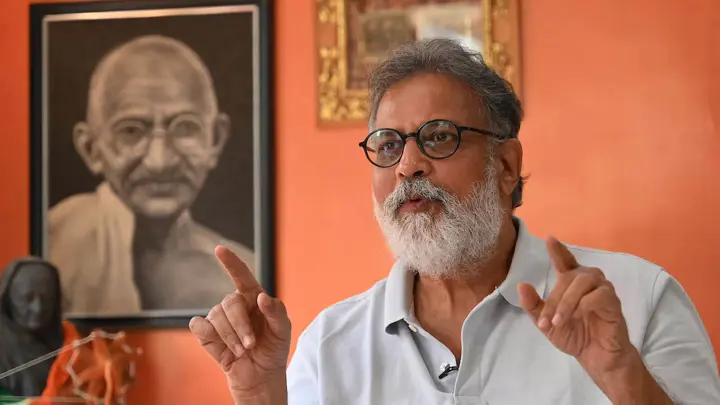 বিক্ষোভে যাওয়ার পথে আটক মহাত্মা গান্ধীর প্রপৌত্র