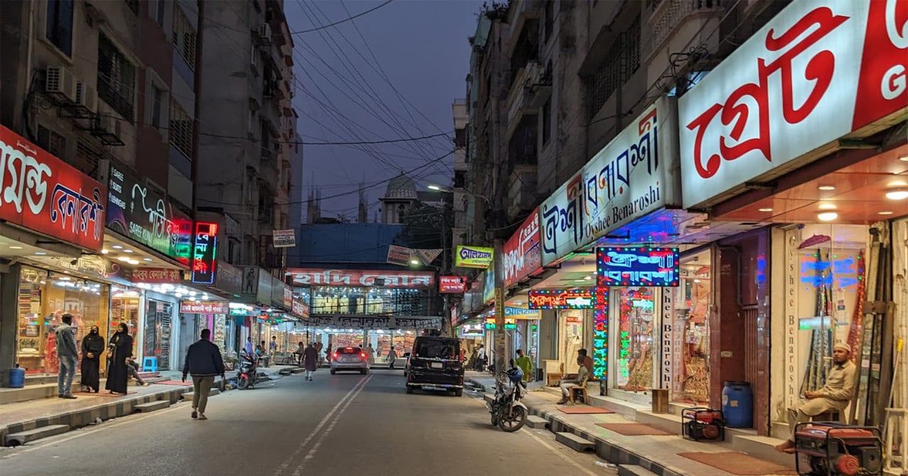 বিদ্যুৎ সাশ্রয়ে কড়াকড়ি, রাত ৮টায় মার্কেট-দোকান বন্ধ