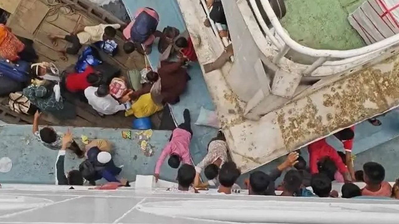 সদরঘাটে দুই লঞ্চের সংঘর্ষে নারীসহ আহত ২