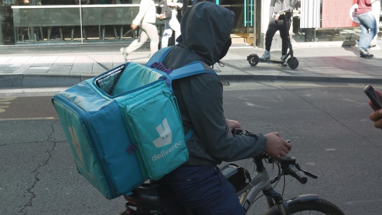 বাংলাদেশিসহ ৬০ জনকে ফেরত পাঠাচ্ছে যুক্তরাজ্য