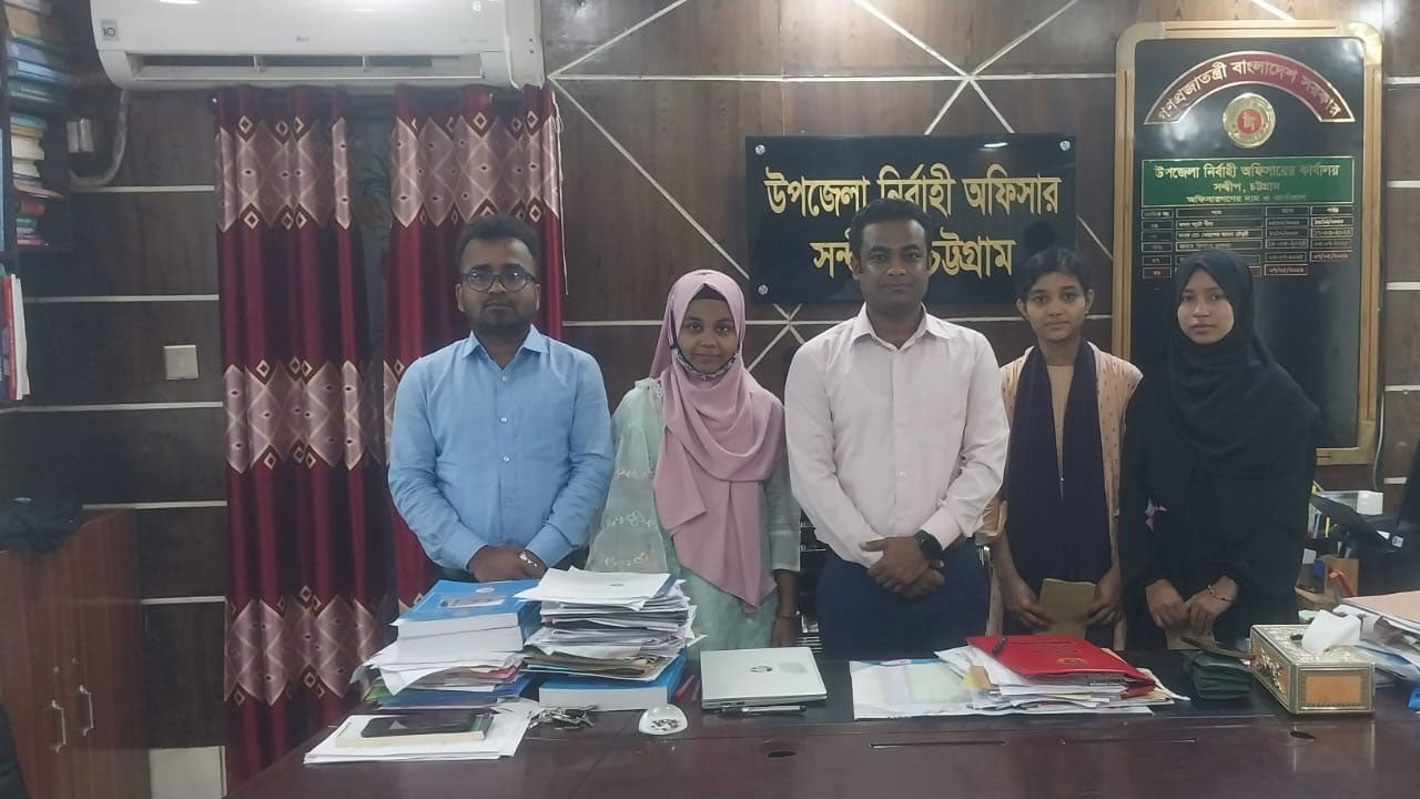সন্দ্বীপের অদম্য তিনকন্যার পড়াশোনার দায়িত্ব নিলেন ইউএনও