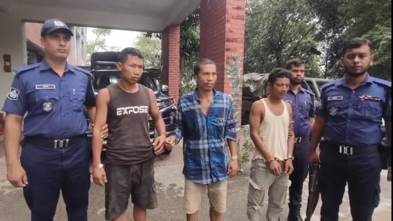 মাটিরাঙ্গায় অস্ত্র-গুলিসহ ইউপিডিএফের ৩ সদস্য আটক