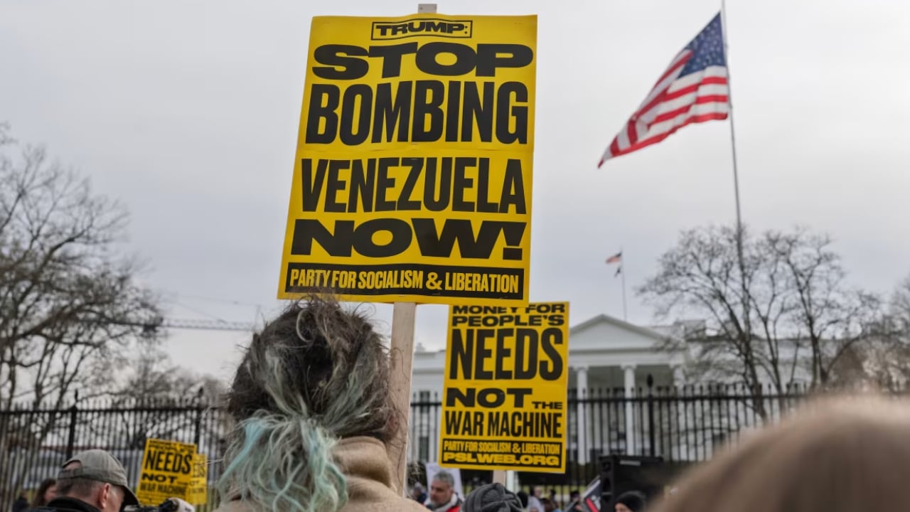 ভেনেজুয়েলায় অভিযানের প্রতিবাদে যুক্তরাষ্ট্রজুড়ে বিক্ষোভ