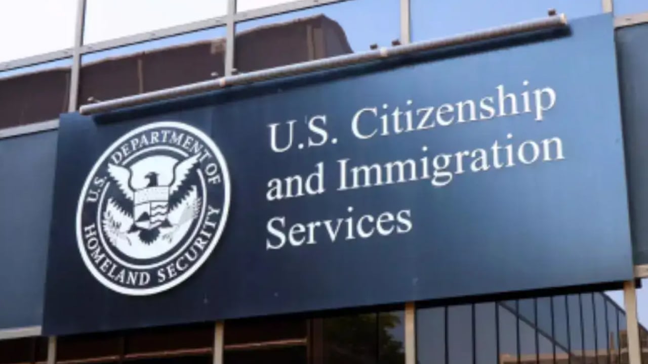 আফগানদের অভিবাসন আবেদন স্থগিত করলো যুক্তরাষ্ট্র