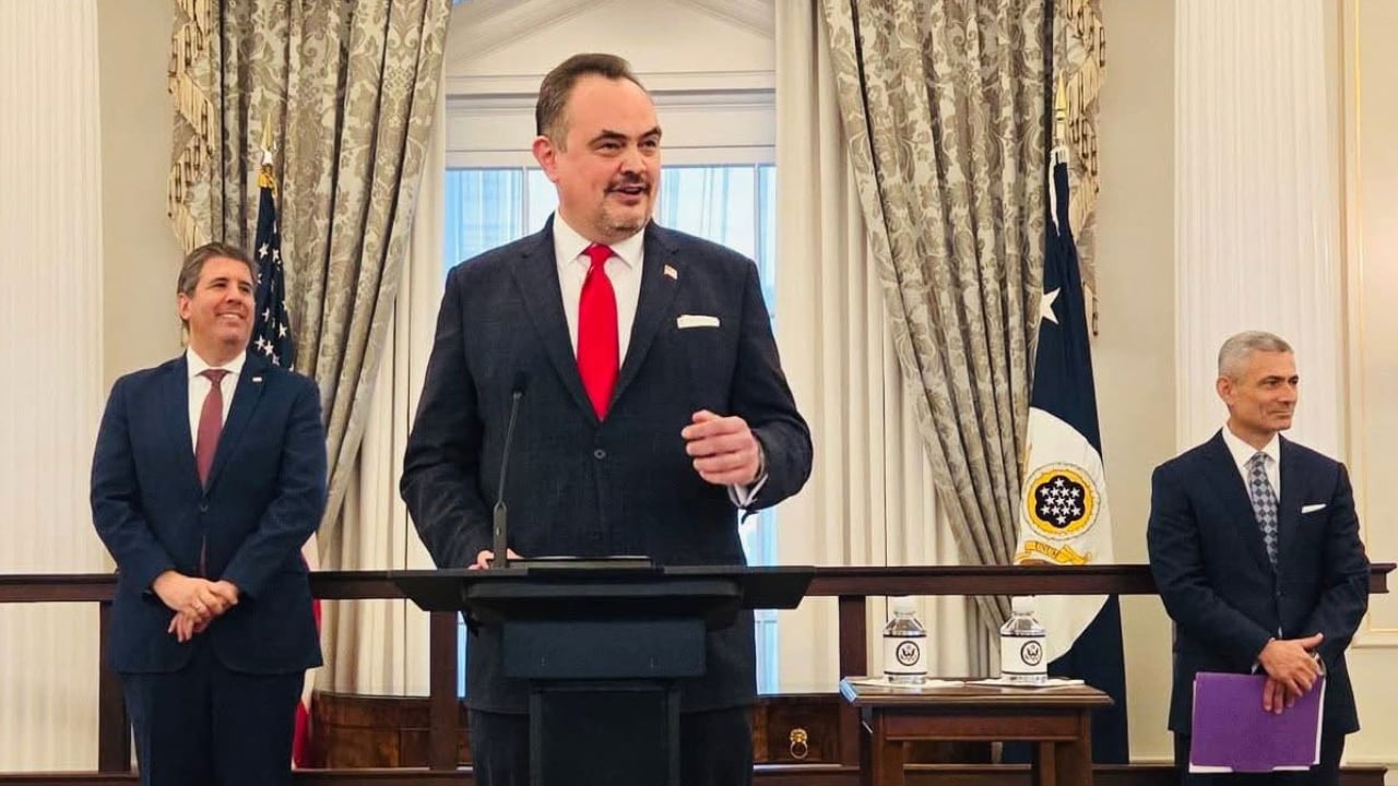 শপথ নিলেন মার্কিন রাষ্ট্রদূত ক্রিস্টেনসেন, দ্বিপক্ষীয় সম্পর্ক জোরদারের প্রত্যয়