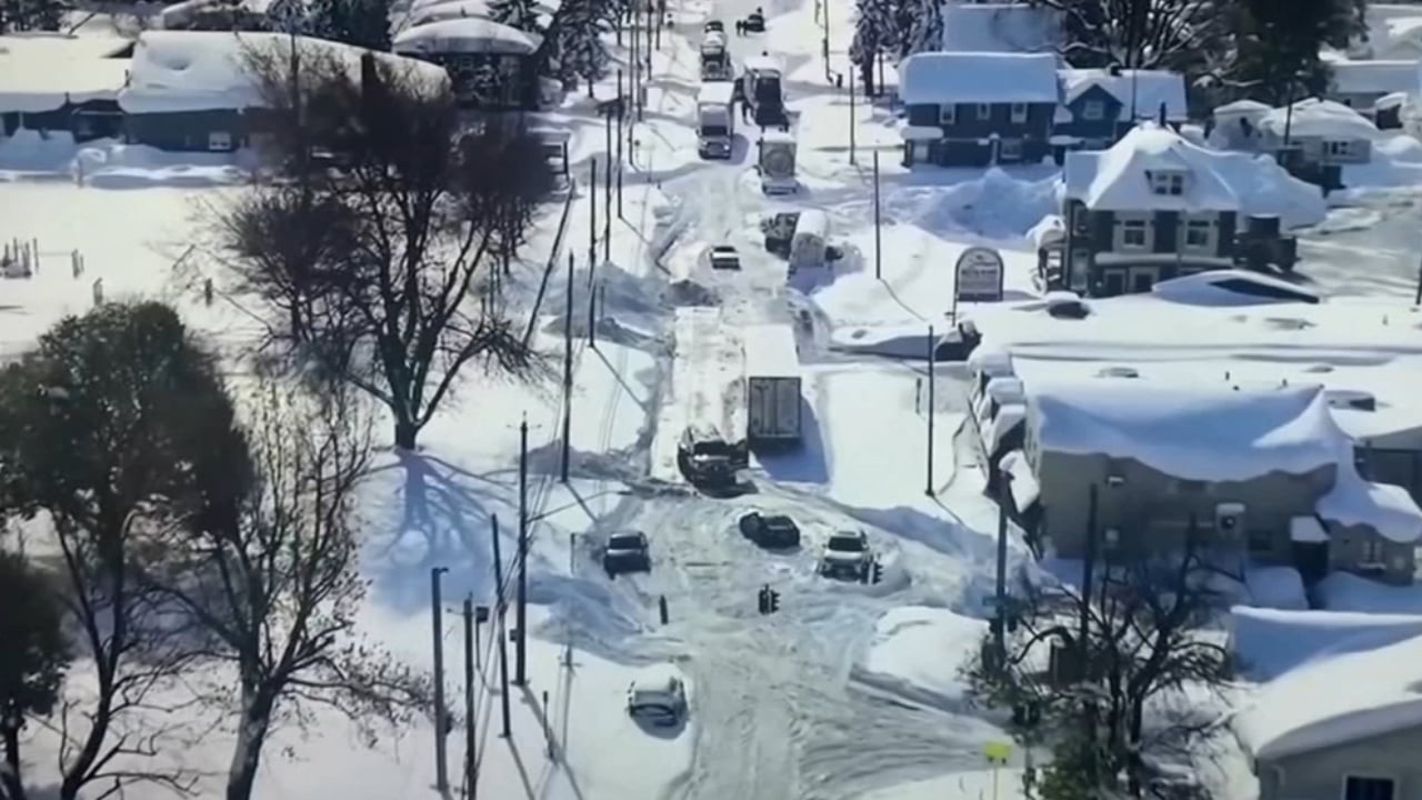 যুক্তরাষ্ট্রে তুষারঝড়ে ১০০ ছাড়াল মৃতের সংখ্যা