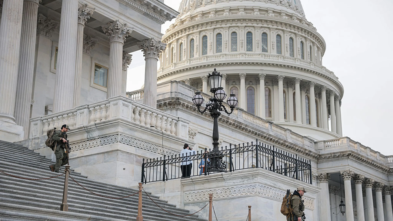 ইরান যুদ্ধ ইস্যুতে সেনেটে ষষ্ঠ ভোটে যাচ্ছে ডেমোক্র্যাটরা