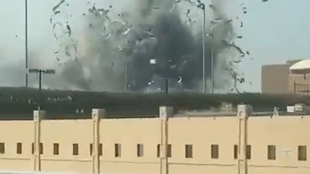 বাহরাইনে মার্কিন এয়ার বেসে ইরানের হামলা