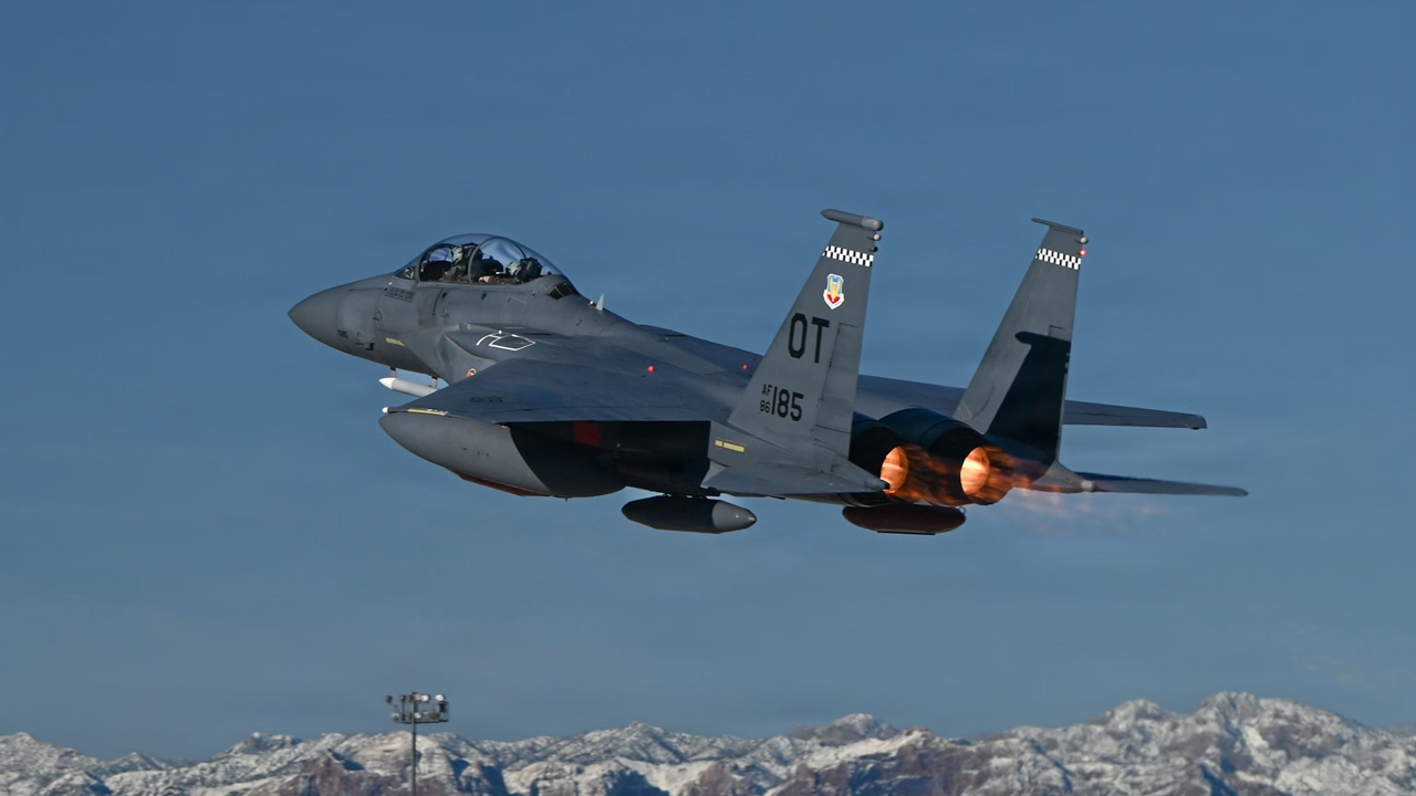 যেভাবে নিখোঁজ পাইলটকে ইরান থেকে উদ্ধার করে আনল যুক্তরাষ্ট্র