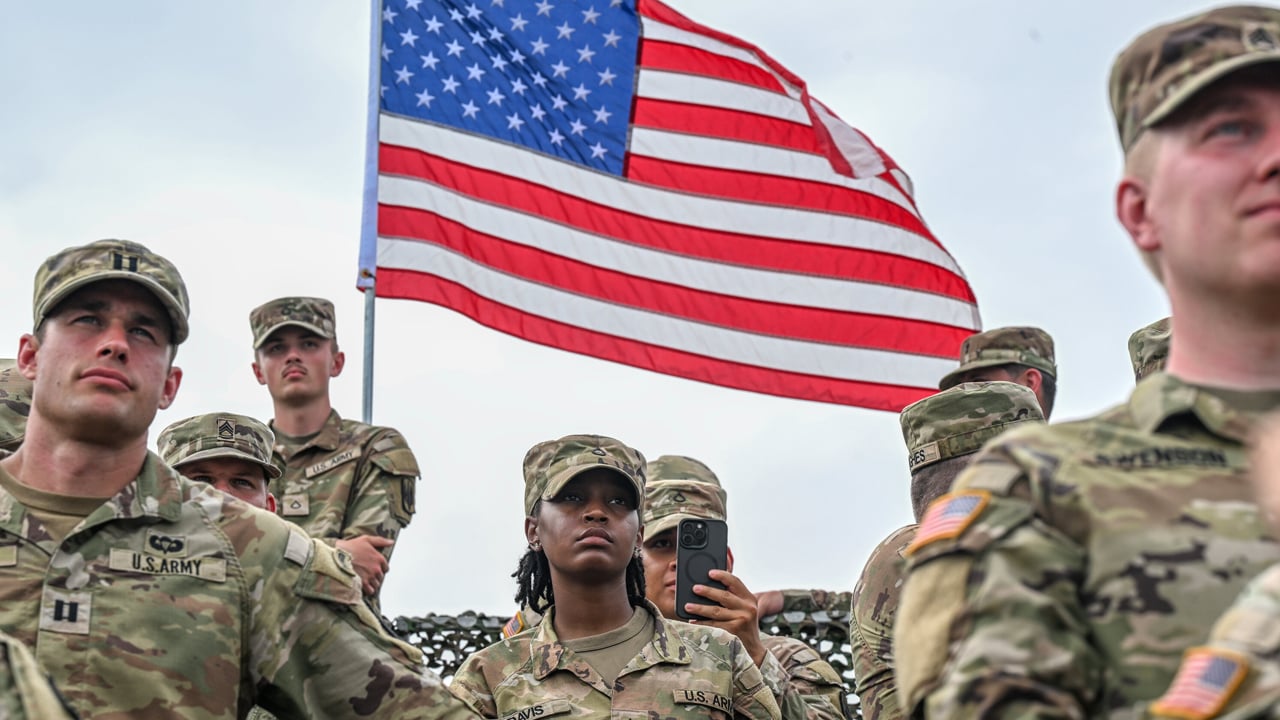 মার্কিন বাহিনীতে ভর্তির বয়স কেন ৪২ করা হচ্ছে