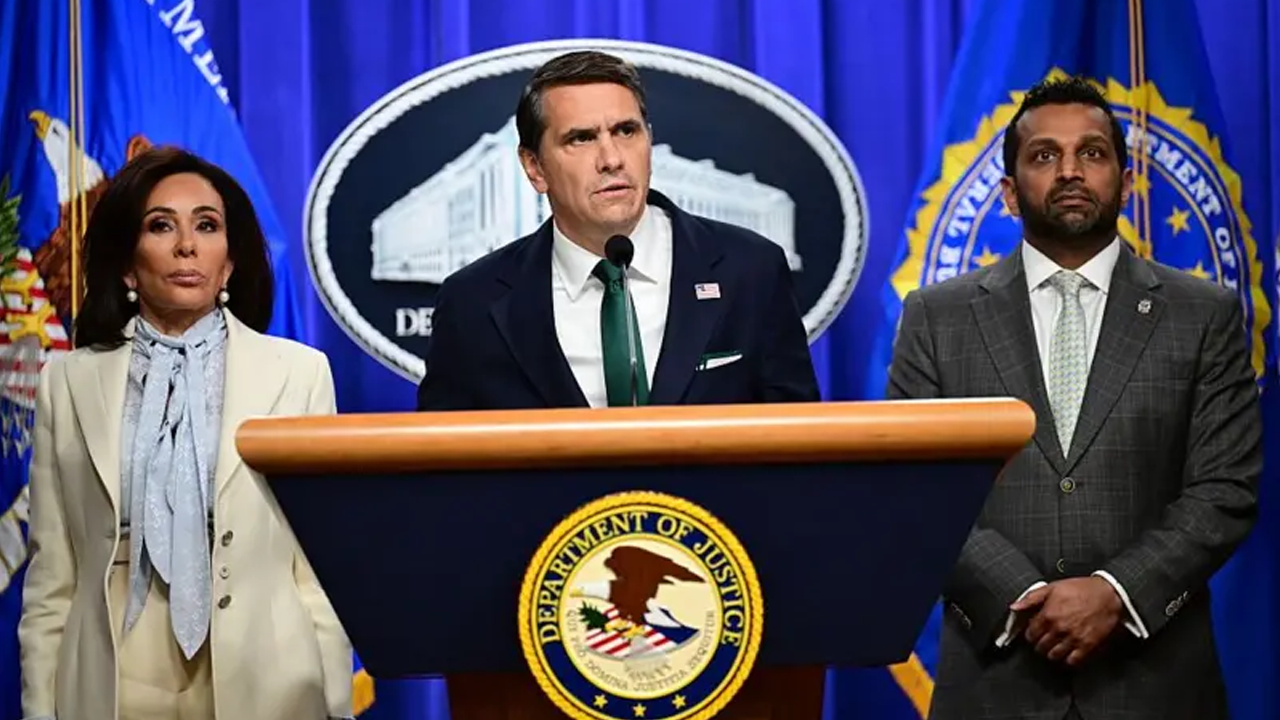 ওয়াশিংটনের নৈশভোজে ট্রাম্পকে হত্যাচেষ্টার অভিযোগ সন্দেহভাজন ব্যক্তির বিরুদ্ধে