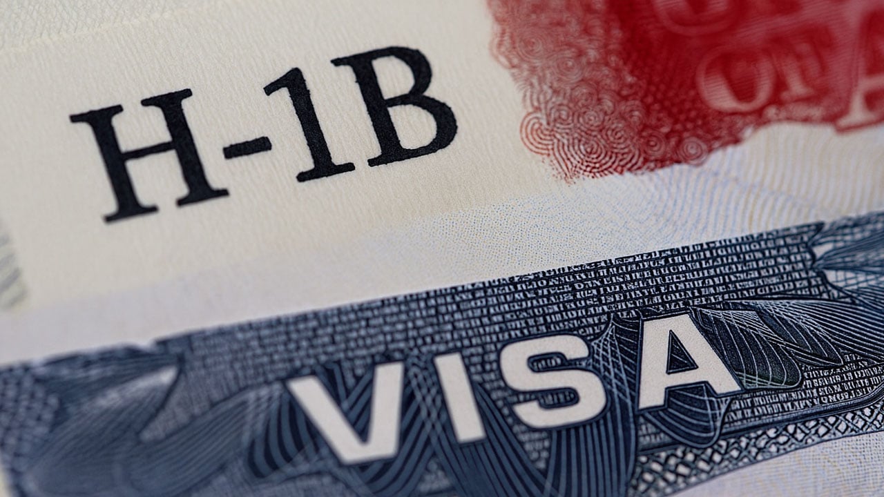 এইচ-১বি ভিসা আবেদন কঠোর পর্যালোচনার নির্দেশ ট্রাম্প প্রশাসনের