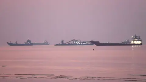 মার্কিন অবরোধকে ‘সম্মিলিত শাস্তি’ বলল ইরান