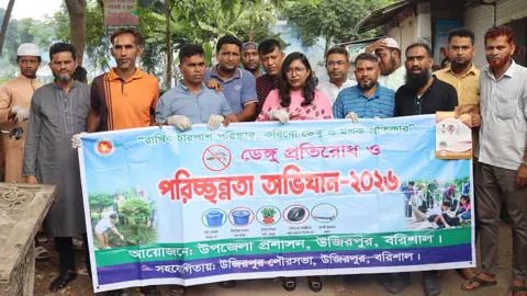 উজিরপুরে ডেঙ্গু প্রতিরোধে মাঠে নেমেছে উপজেলা প্রশাসন
