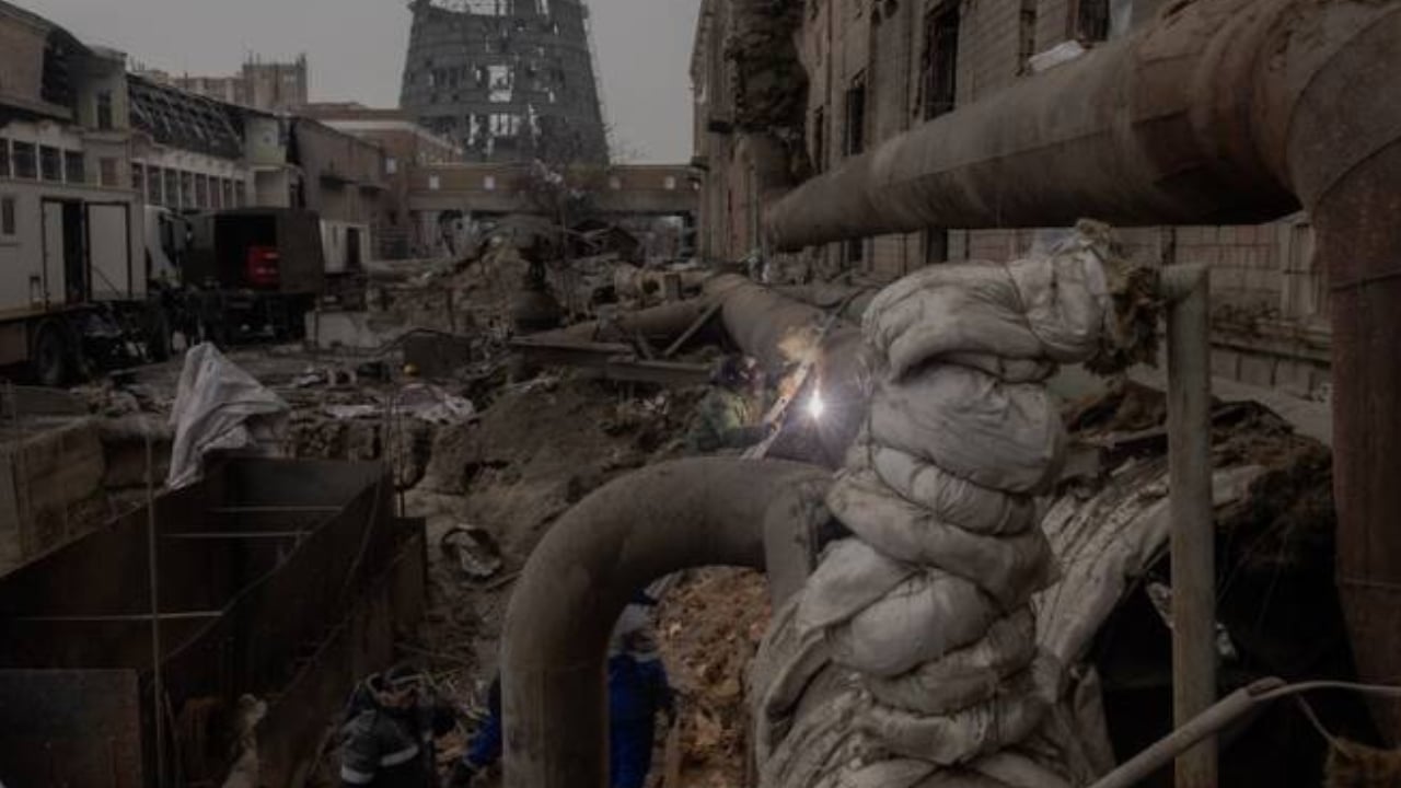 ইউক্রেনের বিদ্যুৎ অবকাঠামোতে রাশিয়ার হামলা, বিদ্যুৎহীন লাখো মানুষ