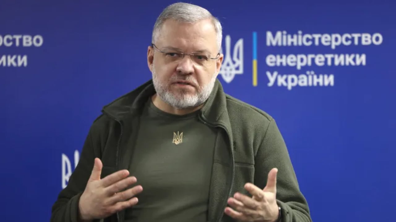 দেশ থেকে পালানোর চেষ্টা, ইউক্রেনের সাবেক মন্ত্রী আটক