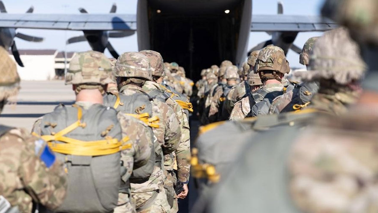 মধ্যপ্রাচ্যে ১০ হাজার সেনা পাঠানোর চিন্তা করছে যুক্তরাষ্ট্র