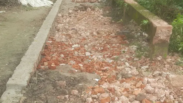 সীতাকুণ্ডে জমি নিয়ে বিরোধ, নির্মাণাধীন রাস্তা নিয়ে দুই পক্ষের দুই দাবি