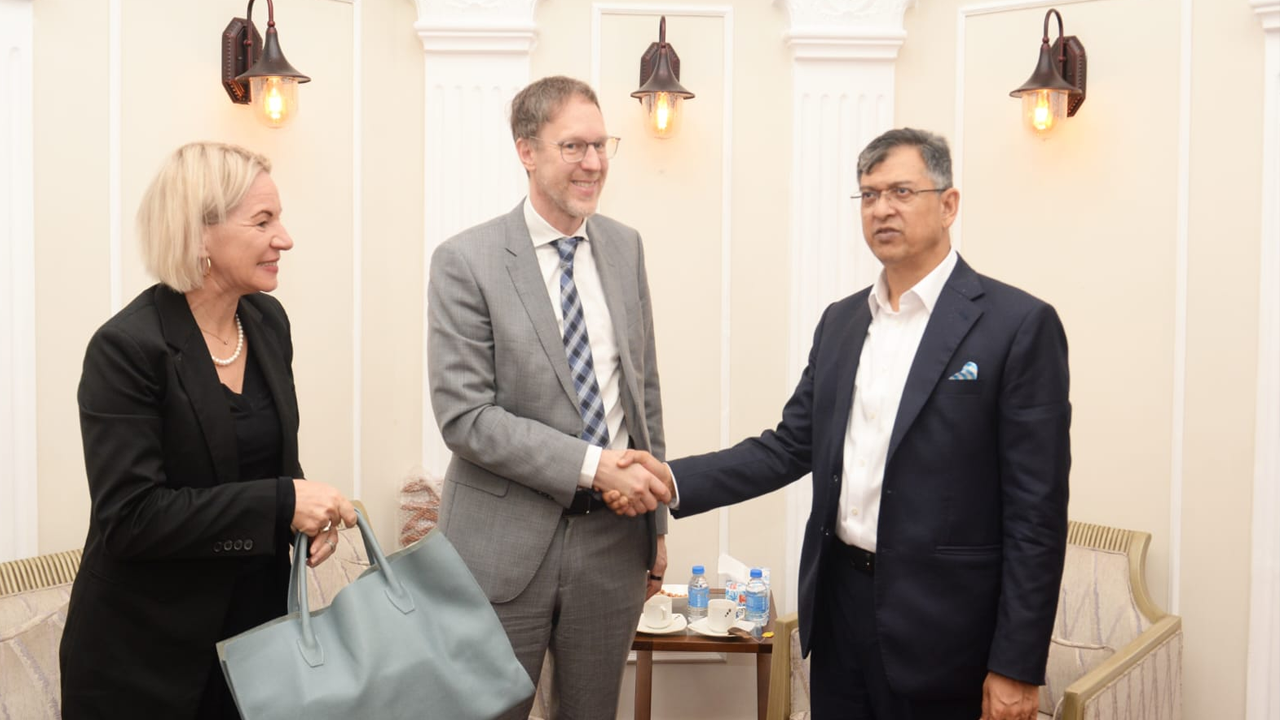 স্বরাষ্ট্রমন্ত্রীর সঙ্গে ইউএনডিপির আবাসিক প্রতিনিধিদলের সাক্ষাৎ