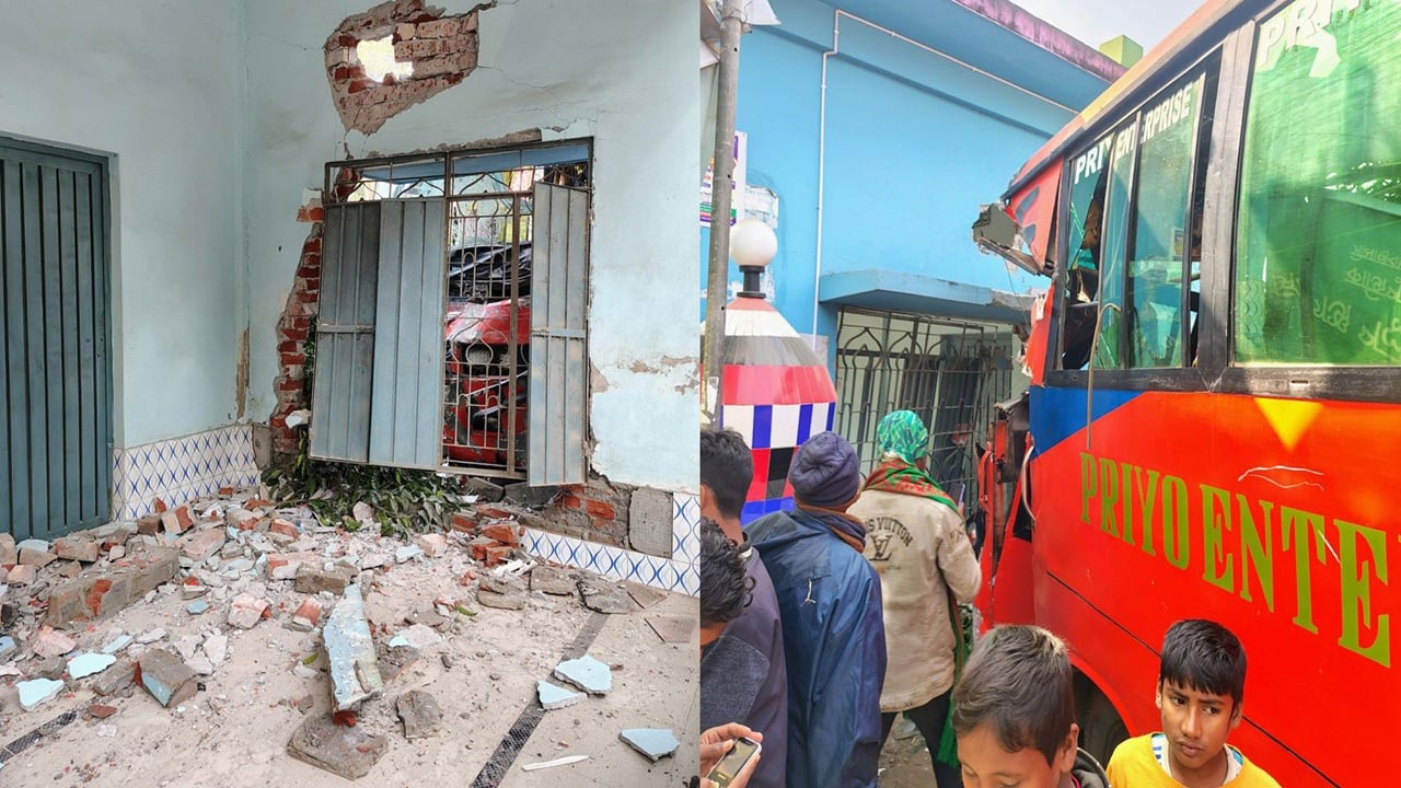 সিরাজগঞ্জে মসজিদের দেয়াল ভেঙে ভেতরে ঢুকে গেল বাস