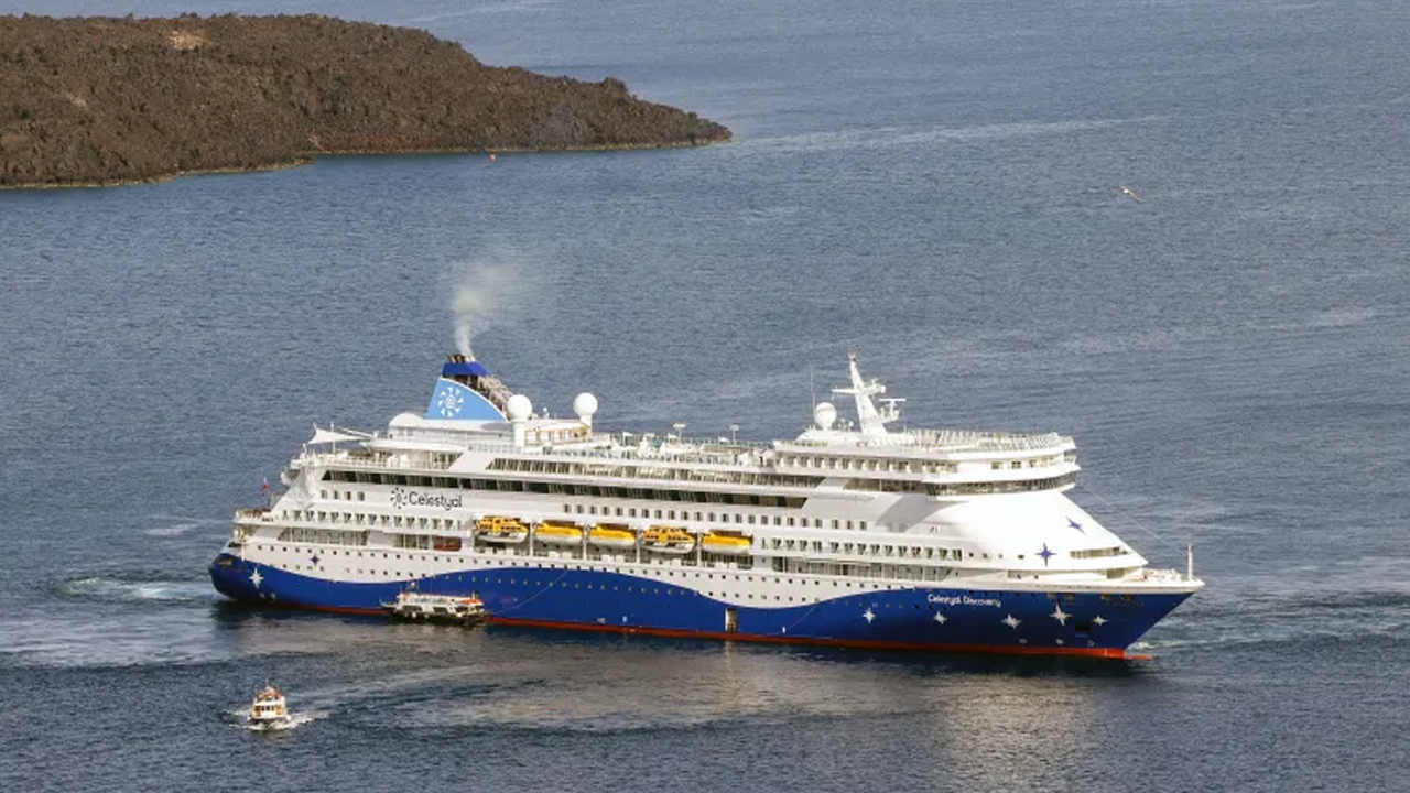 যুদ্ধ শুরুর পর প্রথমবার হরমুজ অতিক্রম করল প্রমোদতরী