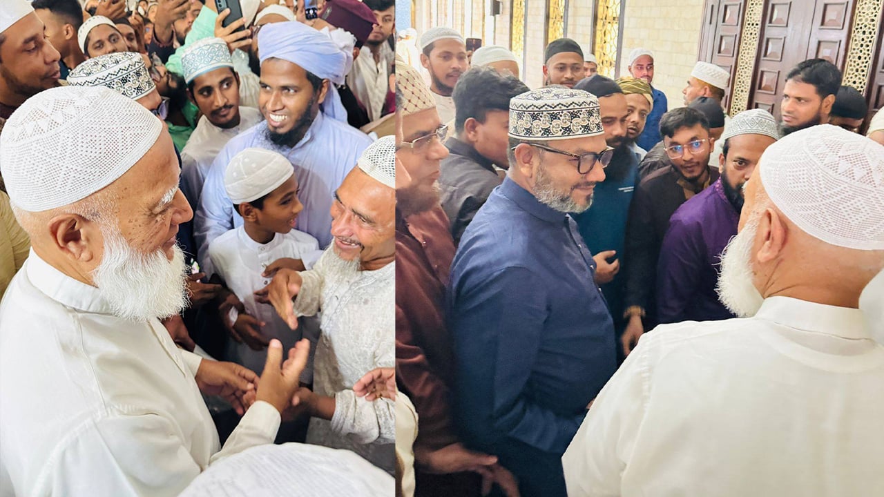 বায়তুল মোকাররমে মুসল্লিদের সঙ্গে জামায়াত আমিরের শুভেচ্ছা বিনিময়