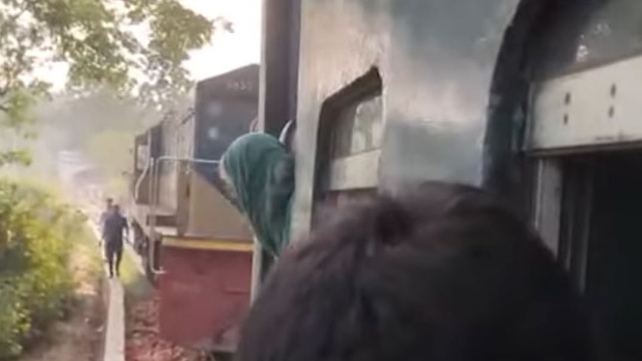 ইঞ্জিন রেখেই ছুটল চবির শাটল ট্রেন!