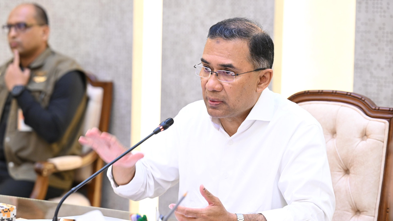 দ্বিতীয় দিনেও সচিবালয়ে অফিস করছেন প্রধানমন্ত্রী