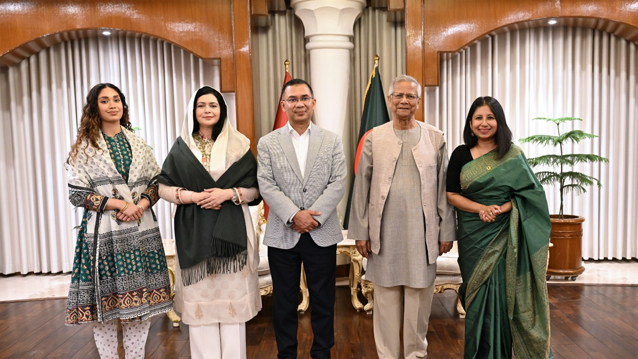 প্রধান উপদেষ্টার সঙ্গে নৈশভোজে তারেক-জুবাইদা ও জাইমা রহমান