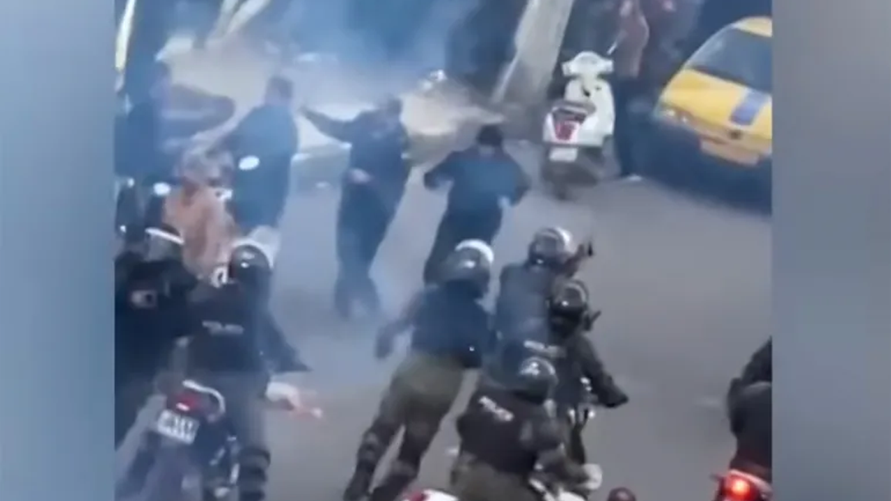 ইরানে সংঘাতে প্রাণ গেল নিরাপত্তা বাহিনীর শতাধিক সদস্যের