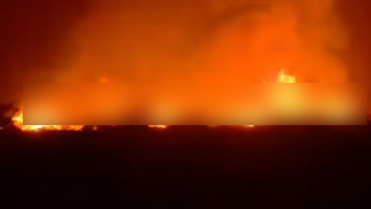 মাতারবাড়ী কয়লা বিদ্যুৎকেন্দ্রের স্ক্যাপ ইয়ার্ডে আগুন