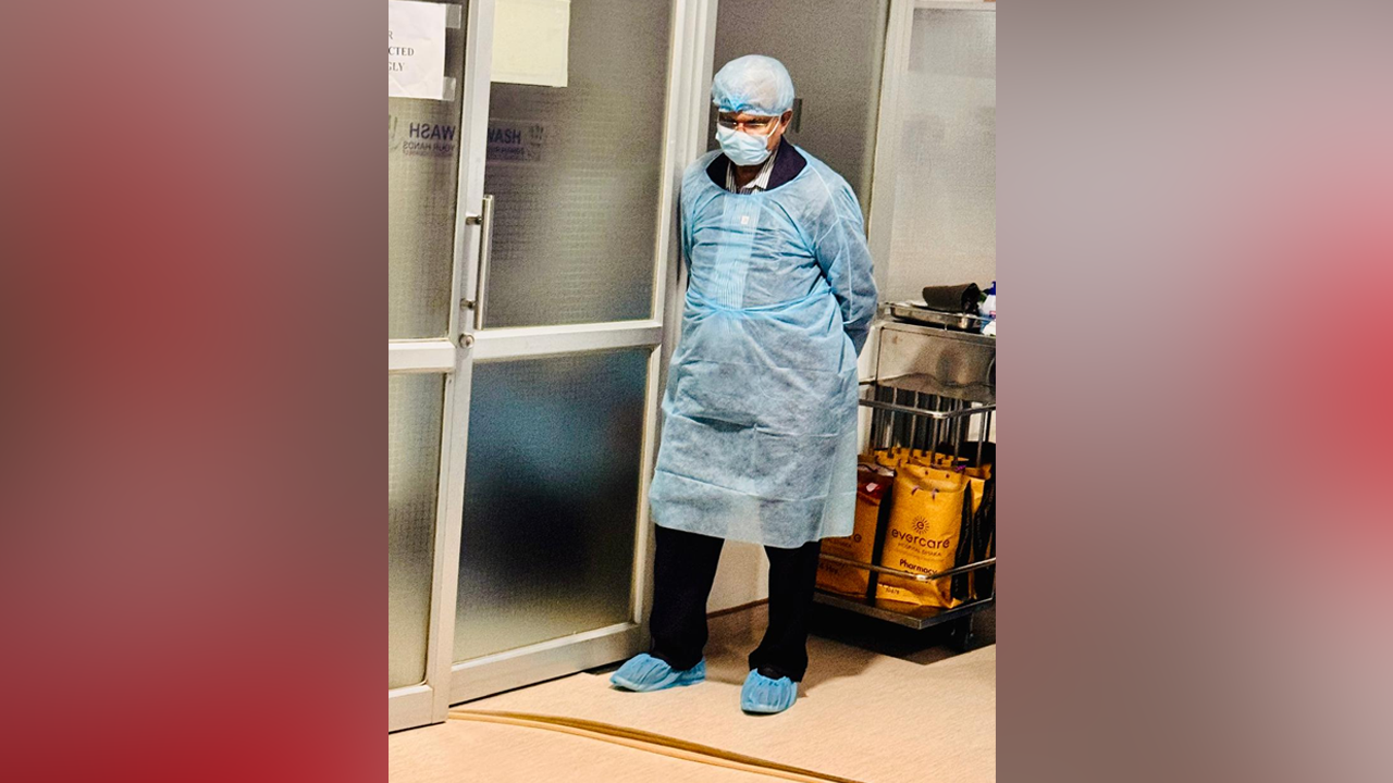 মাকে দেখতে এভারকেয়ারের আইসিইউতে তারেক রহমান