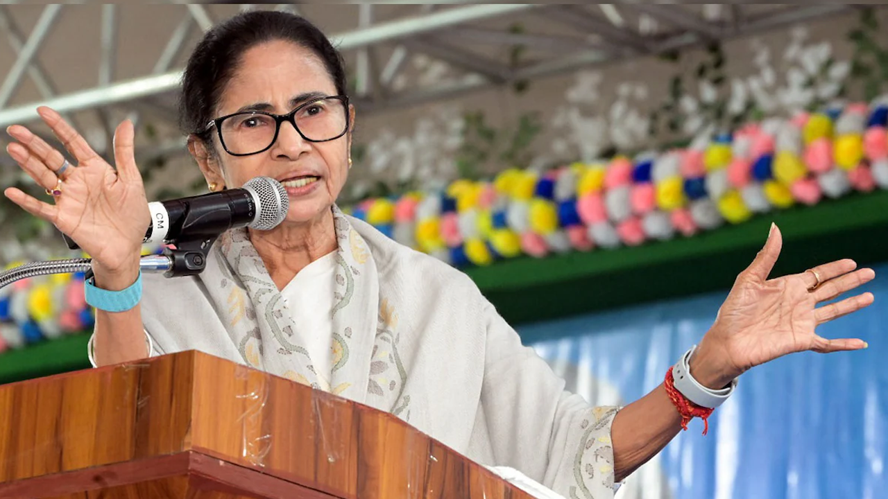 মমতা ব্যানার্জী পদত্যাগ না করলে কী ঘটবে