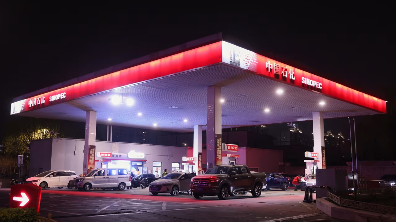 জ্বালানির দাম বৃদ্ধিতে লাগাম টানল চীন