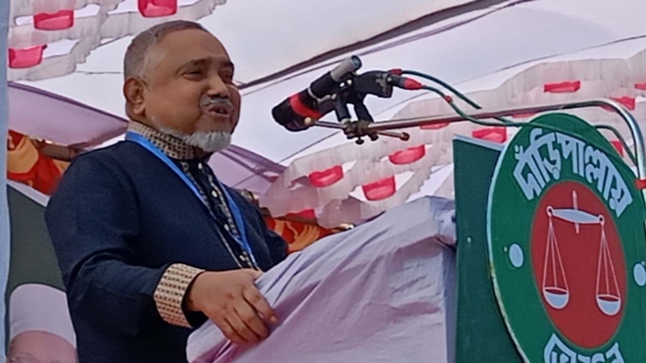 জামায়াত দলের জন্য নয়, দেশের স্বা‌র্থে নেতা নির্বা‌চিত করে: ডা. তাহের