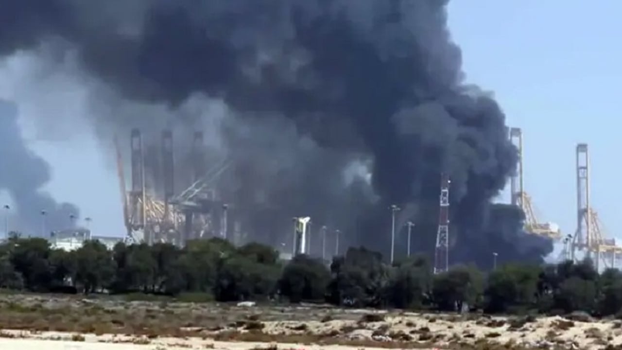 সৌদি আরামকোর সবচেয়ে বড় শোধনাগারে ক্ষেপণাস্ত্র হামলা