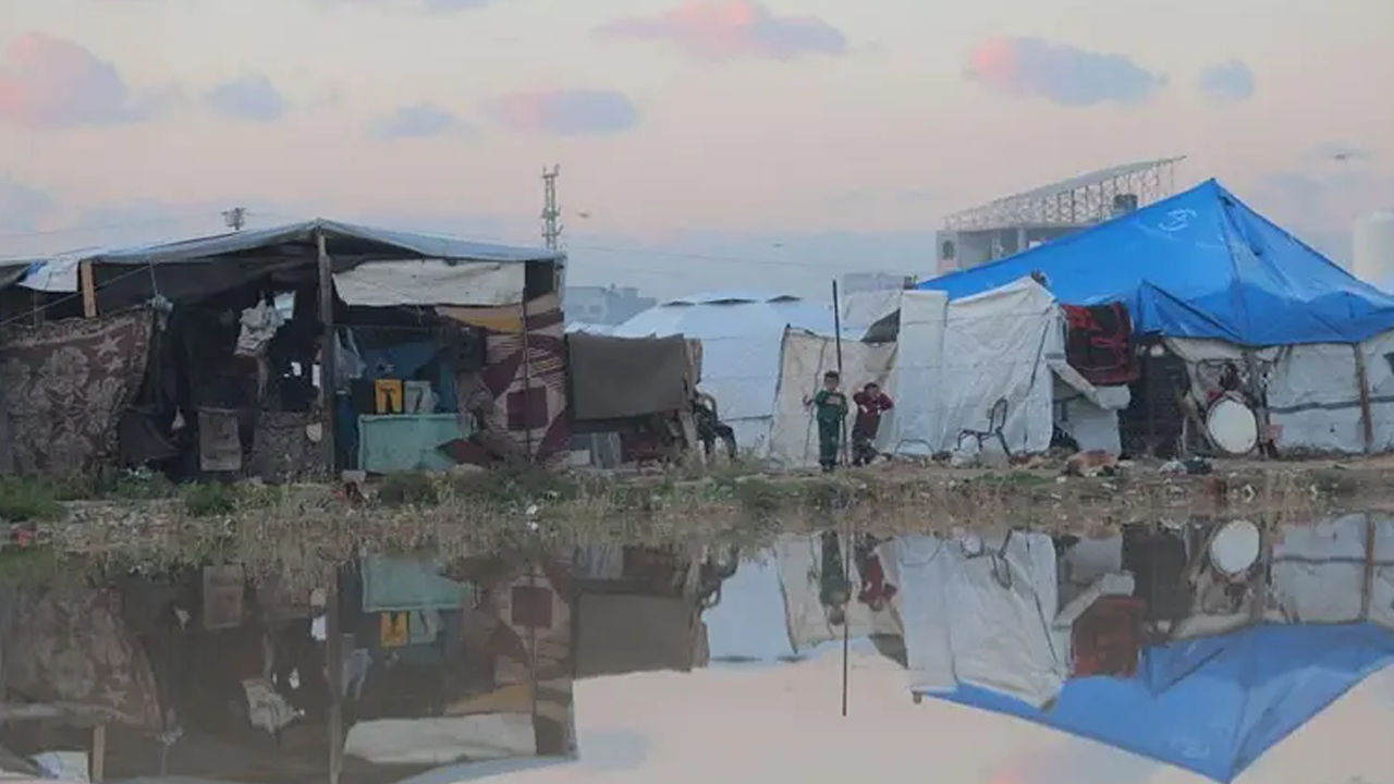 ভারী বৃষ্টিপাতে গাজাবাসীর দুর্ভোগ চরমে, জাতিসংঘের সতর্কতা