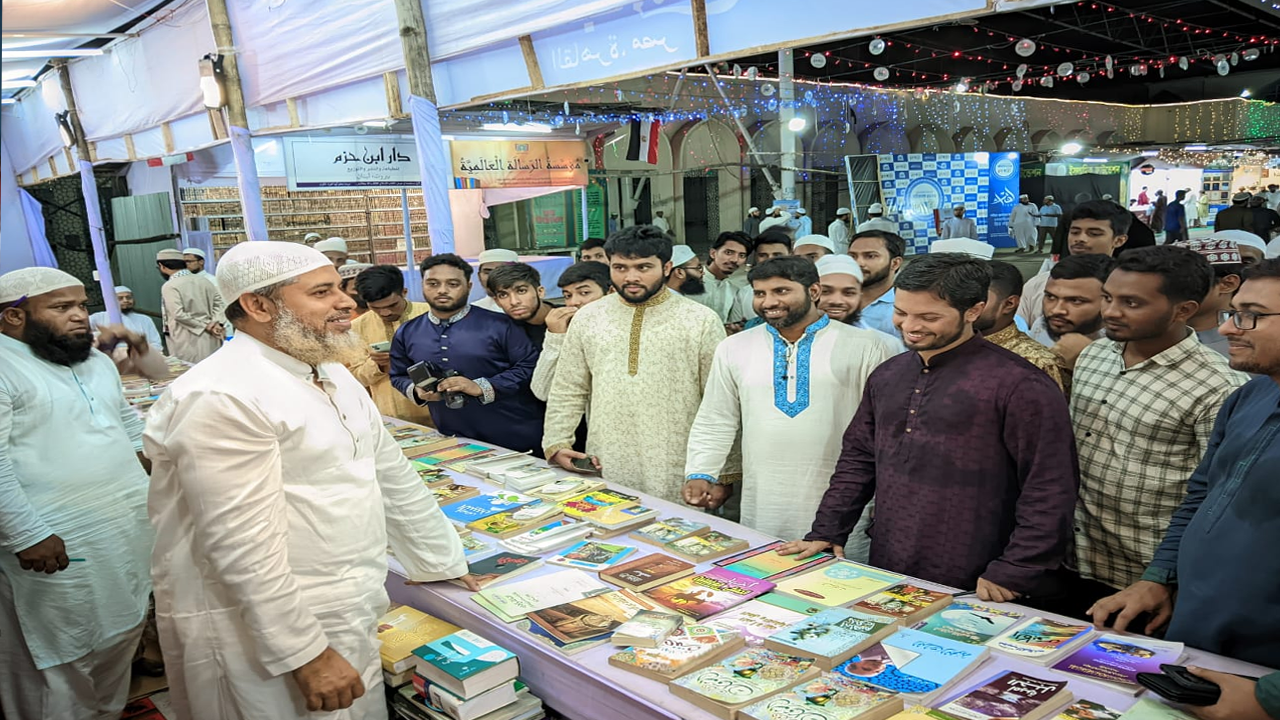 প্রকাশক-পাঠকদের সঙ্গে খোলামেলা আলোচনায় শিবির সভাপতি