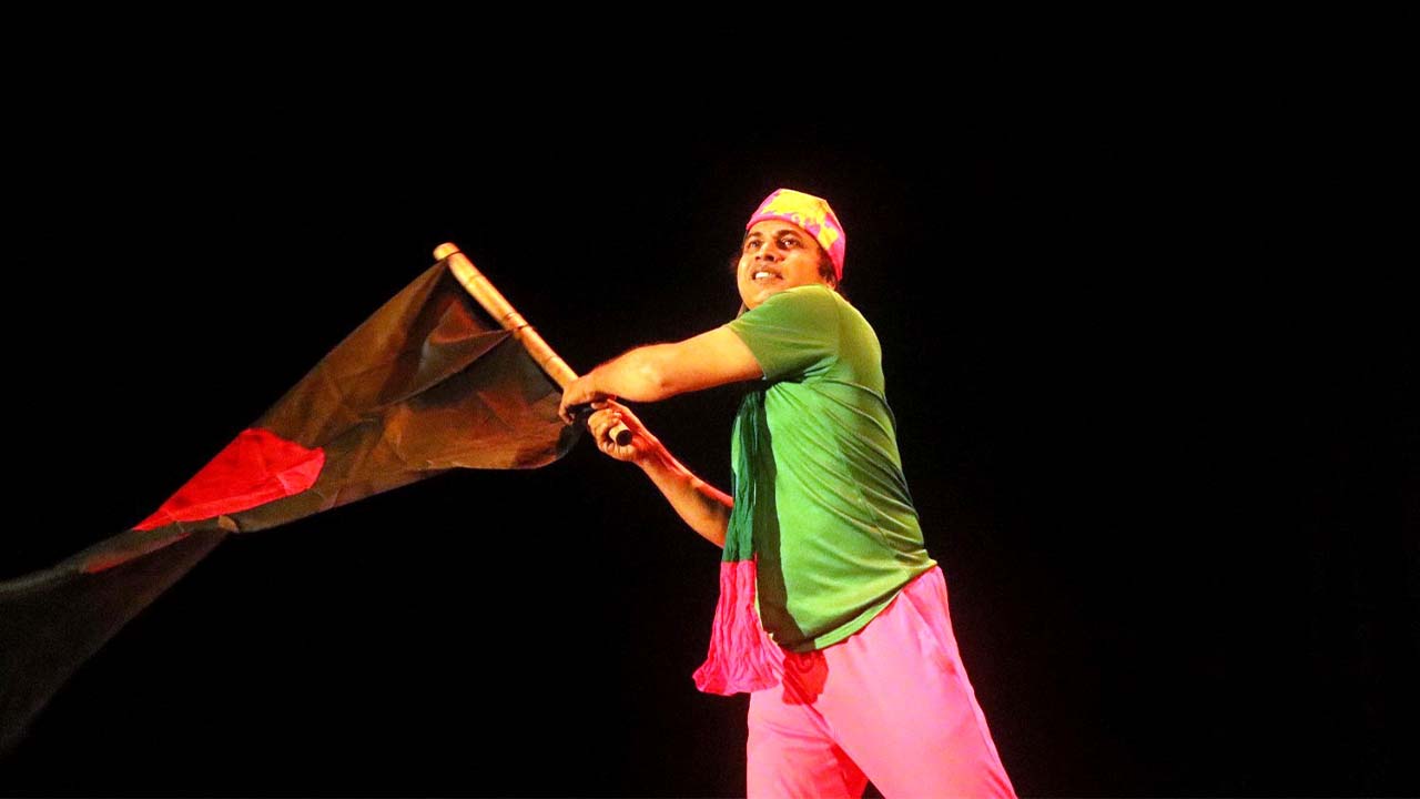 শহীদ মিনারে আজ মাইম আর্টের ‘রক্তে আগুন লেগেছে’