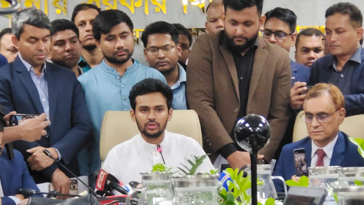 নির্বাচনে নামছেন আসিফ, পদত্যাগ কবে জানাবে সরকার