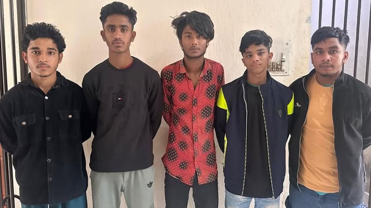 সিলেট নগরীতে কিশোর গ্যাংয়ের ৫ সদস্য গ্রেপ্তার