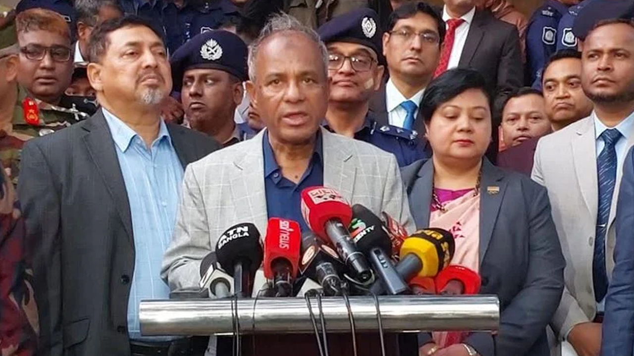 কোথাও কোনো কেন্দ্র দখল হলে কেউ ছাড় পাবে না: স্বরাষ্ট্র উপদেষ্টা