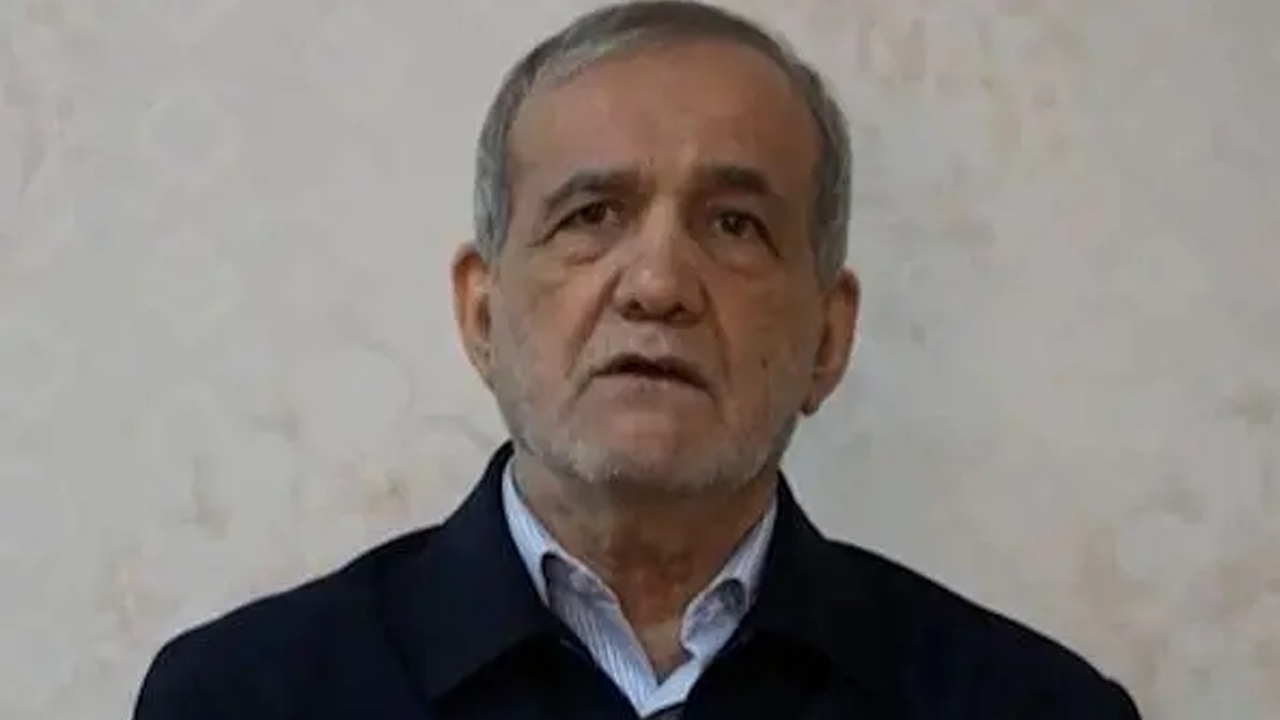 ইসরাইল যুদ্ধবিরতি লঙ্ঘন করছে, আমাদের আঙুল এখনো ‘ট্রিগারেই’: পেজেশকিয়ান