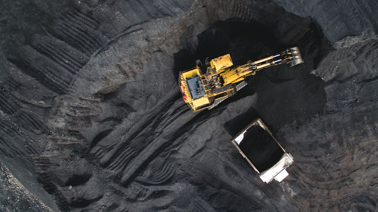 ২০৩০ সালের মধ্যে বিশ্বে কয়লার চাহিদা হ্রাস পাবে