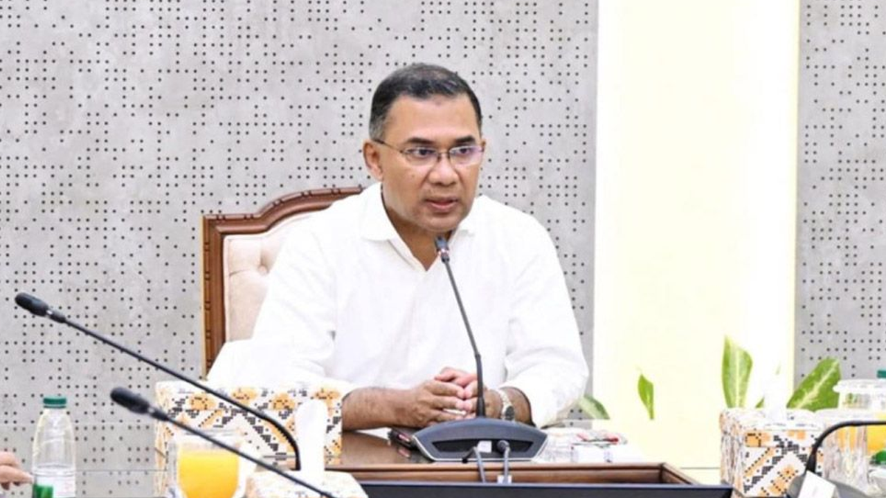 নির্ধারিত সময়ে অফিসে উপস্থিত থাকার তাগিদ প্রধানমন্ত্রীর