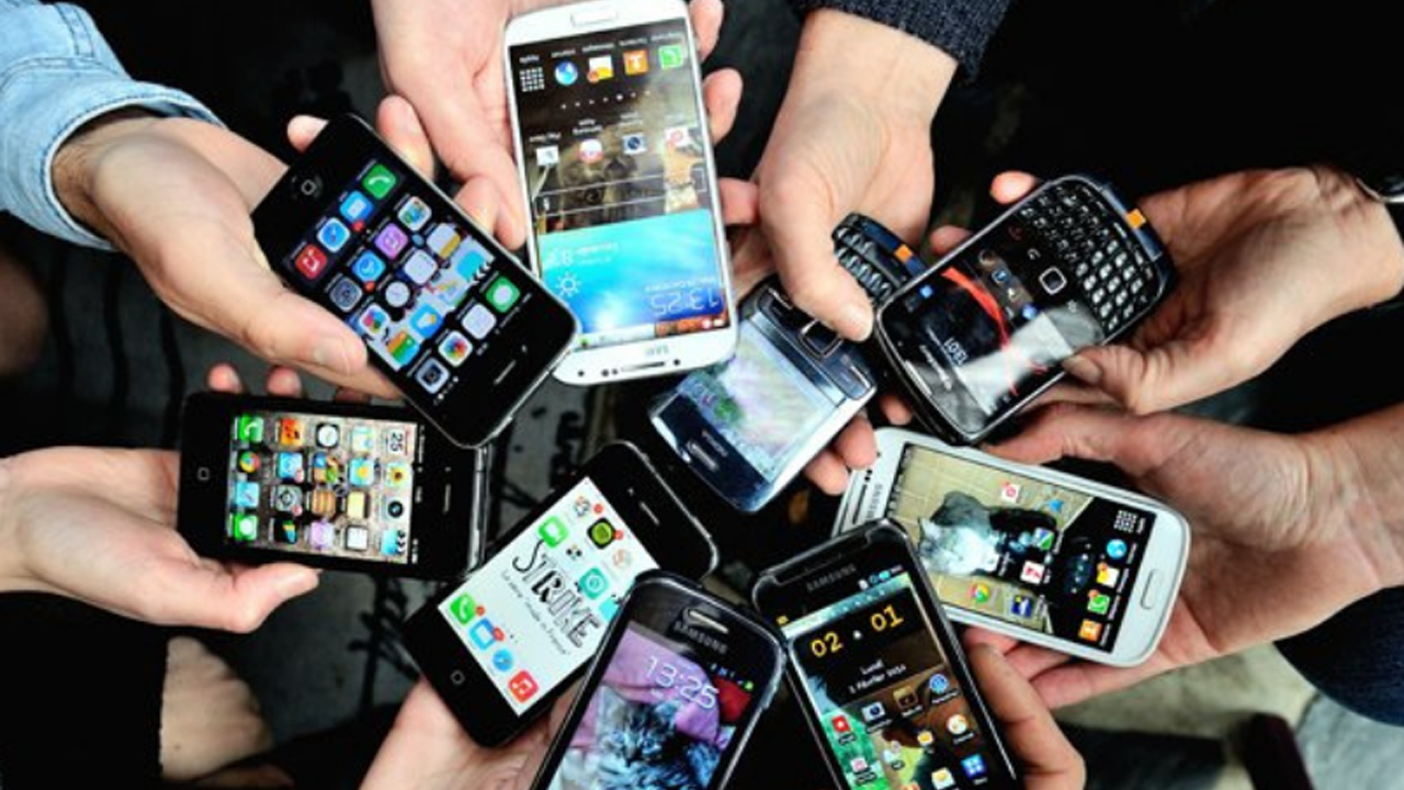 যে তিন ধরনের মোবাইল ফোন বন্ধ করতে যাচ্ছে সরকার
