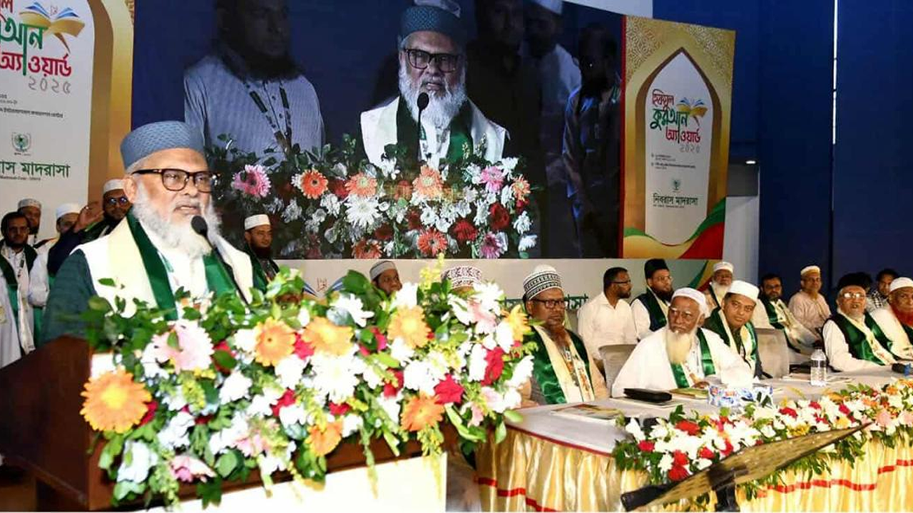 নারীদেরকে পিছনে রেখে আমরা এগিয়ে যেতে পারব না: ধর্ম উপদেষ্টা