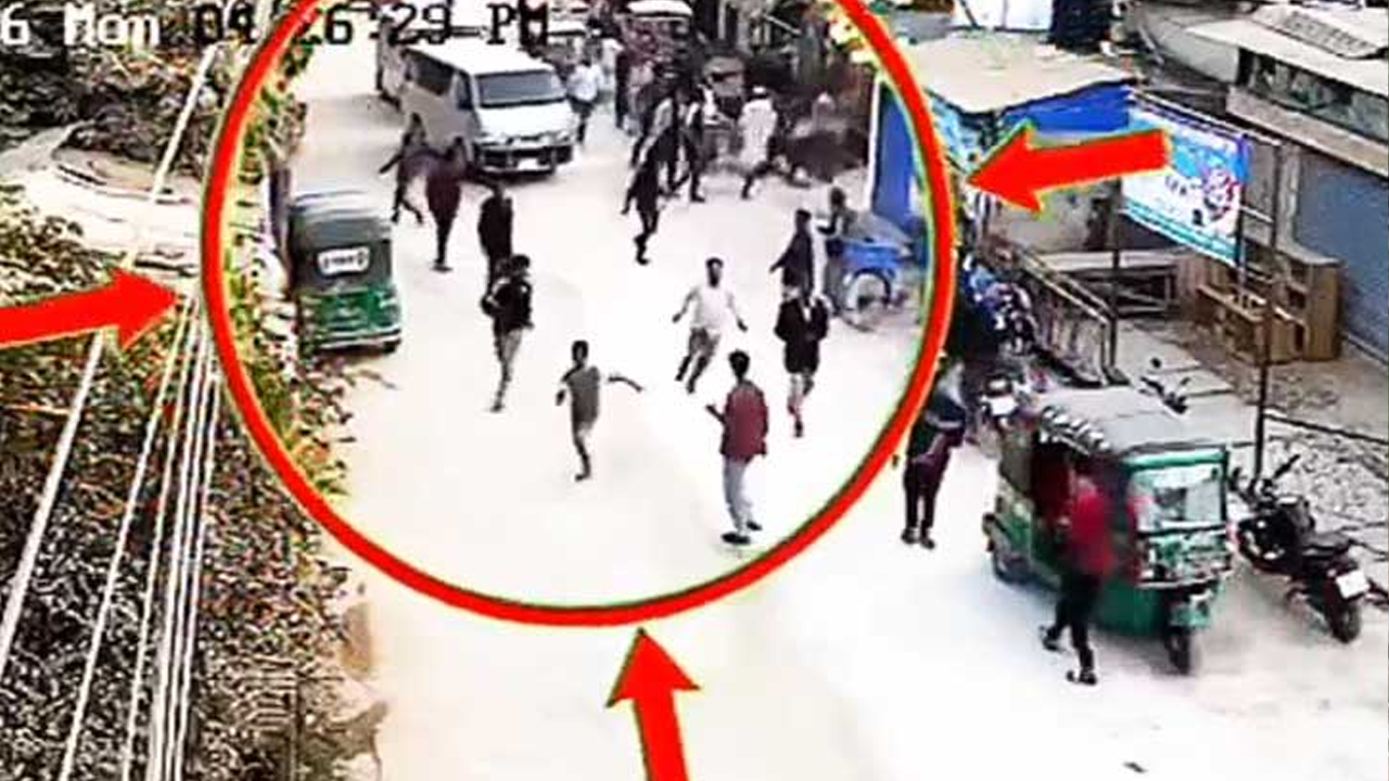 মাইকে ঘোষণা কারা দিল, কীভাবে মুহূর্তে জড়ো হলো ৫০০ মানুষ